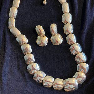 Gold tone statement set